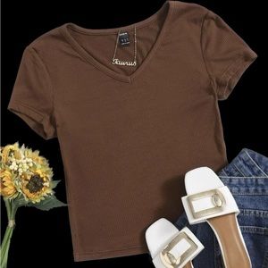 Never Worn V Neck Rib Knit Solid Tee
Brown / XL